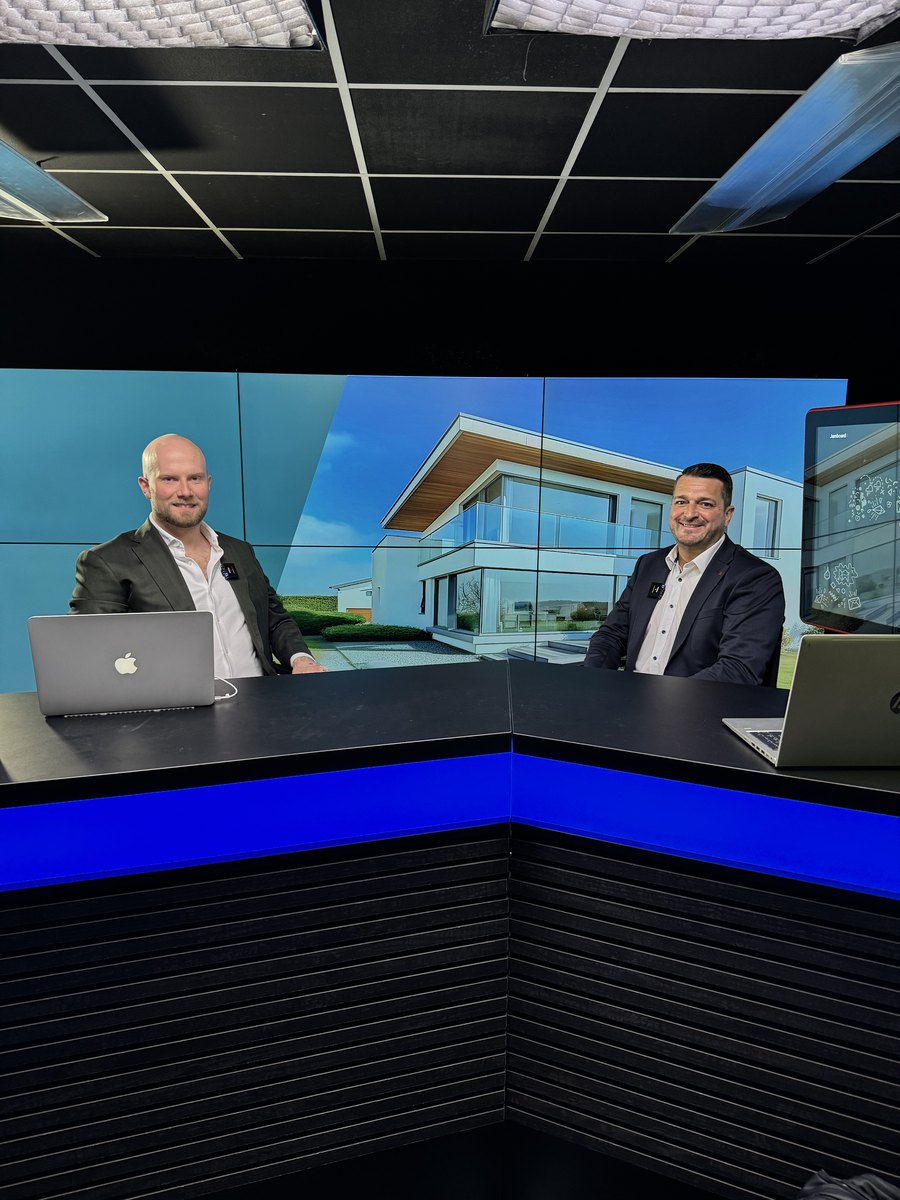 Florian Höper mit Christian Ludl im TV-Studio
